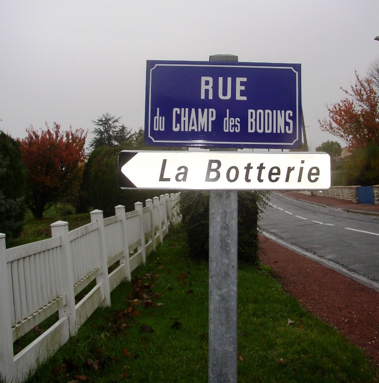 Rue
du Champ des Bodins - Sign