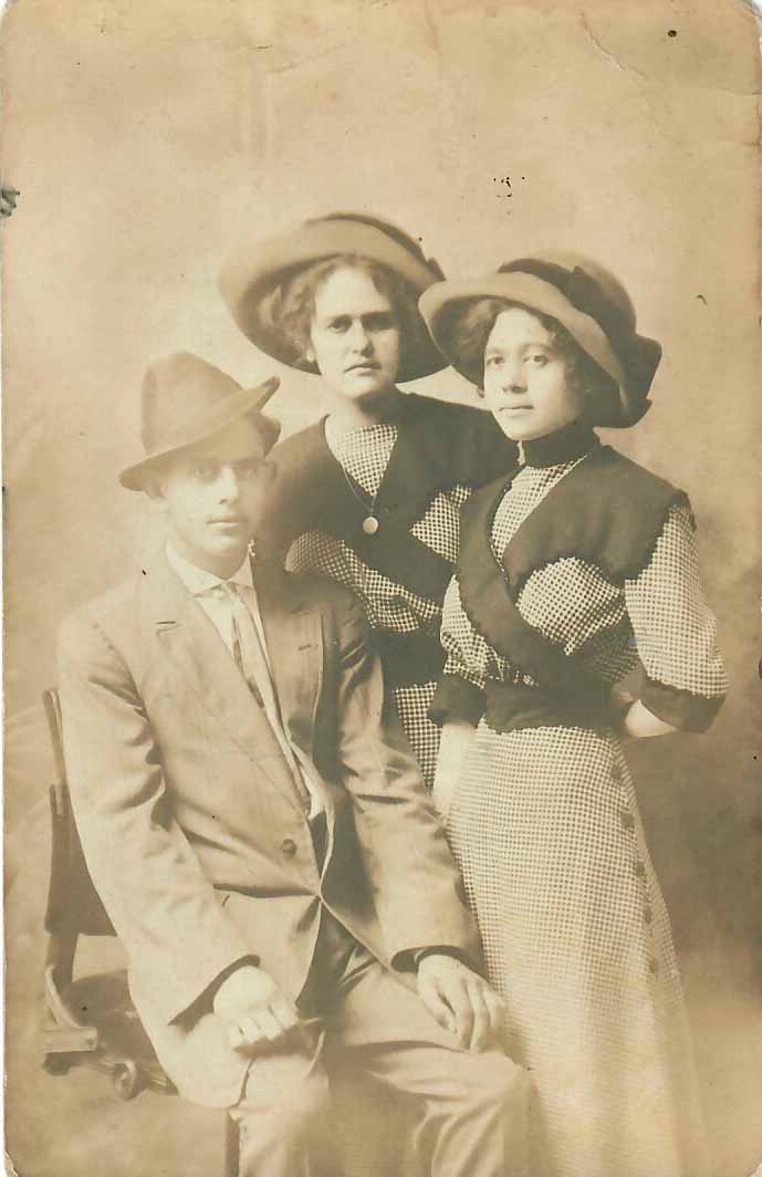 James, Mattie and Mabel Bodine in Joplin, Missouri